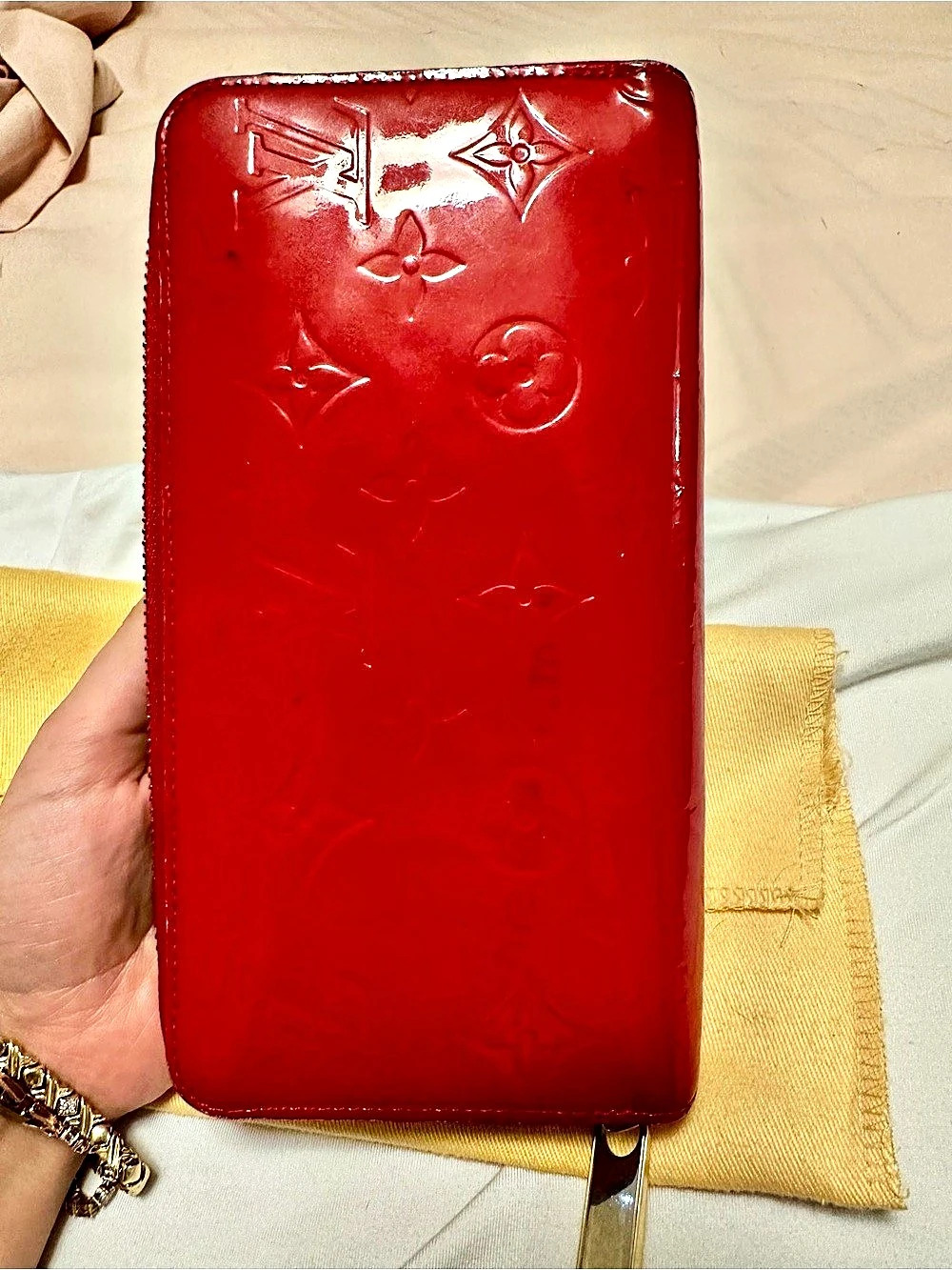 Louis Vuitton Monogram Vernis Zippy Wallet Red